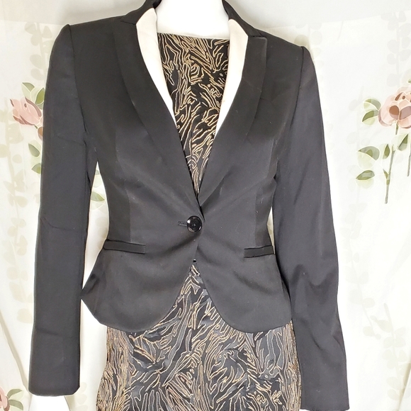 Express suit, used in perfect condition. Size 4 - Picture 1 of 12
